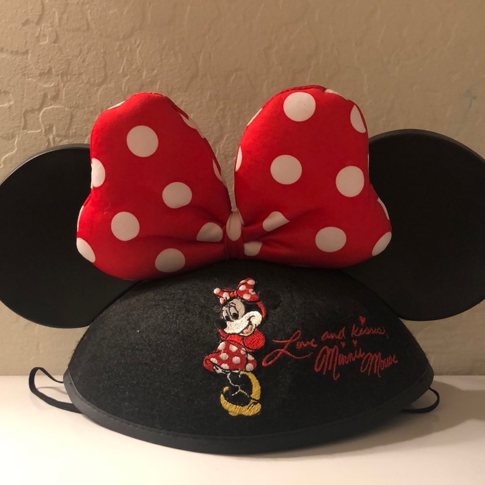 Minnie Mouse Disney cap!